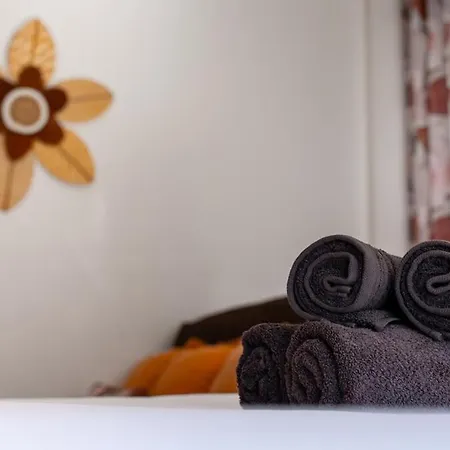 Very Quiet Palm Close *